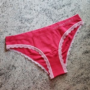 VS Seamless Lace Trim Cheeky